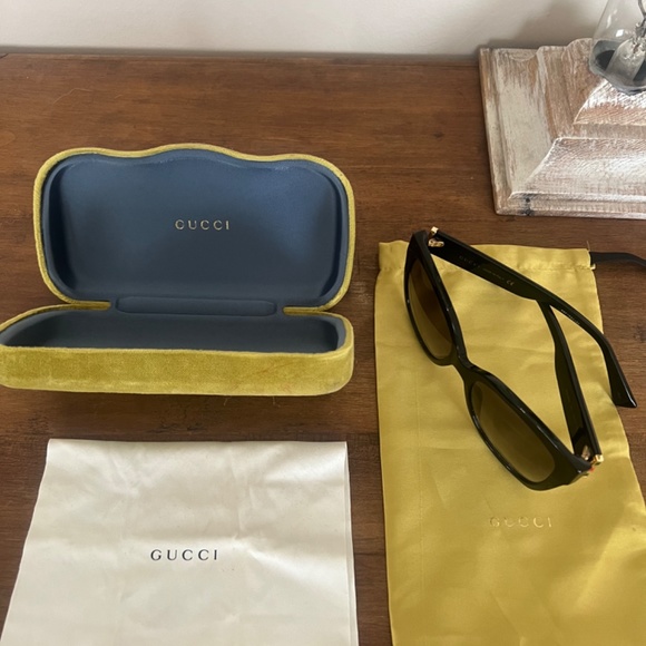 Gucci Sunglasses GG0495S - Picture 12 of 12